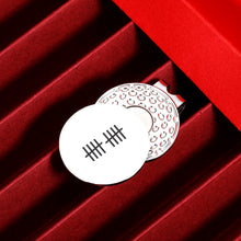 Load image into Gallery viewer, 商品图片 VANLOVEMAC 10 Year Anniversary Tin Gifts for Him Golf Ball Marker Hat Clip Golf Accessories for Men Husband Gift from Wife Tin Gifts for 10th Anniversary Wedding Christmas Easter Basket Stuffers
