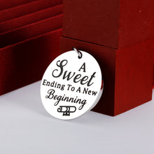 Load image into Gallery viewer, Graduation Gift Keychain for Her Him Class of 2022 Gift for High School College Grads Boys Girls Friend Son Daughter Senior Coworker Farewell Retirement Gift for Women Men Birthday Wedding Christmas
