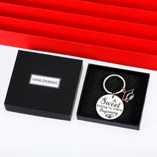 Load image into Gallery viewer, Graduation Gift Keychain for Her Him Class of 2022 Gift for High School College Grads Boys Girls Friend Son Daughter Senior Coworker Farewell Retirement Gift for Women Men Birthday Wedding Christmas

